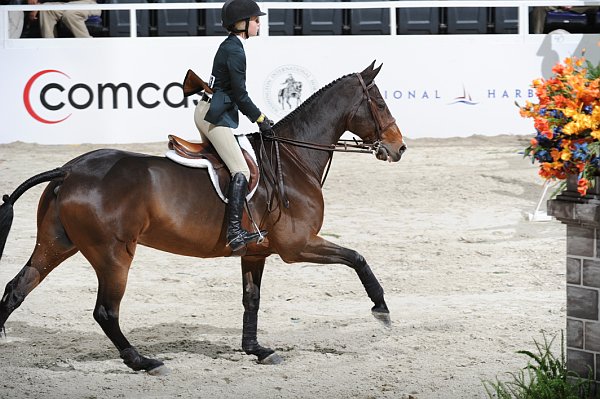 WIHS2-10-30-10-Cl182-WIHSEqJpr-8355-LillieKeenan-Uno-DDeRosaPhoto.jpg