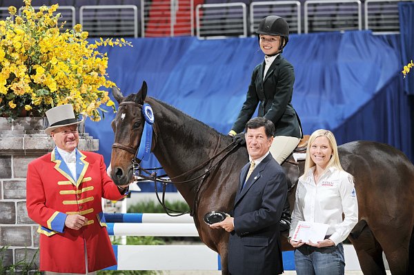 WIHS2-10-30-10-Cl182-WIHSEqJpr-8371-LillieKeenan-Uno-DDeRosaPhoto.jpg