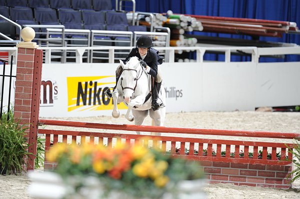 WIHS2-10-30-10-WIHSPnyEqFinals-7449-AlexaEffron-BluVentureRainbeau-DDeRosaPhoto.jpg
