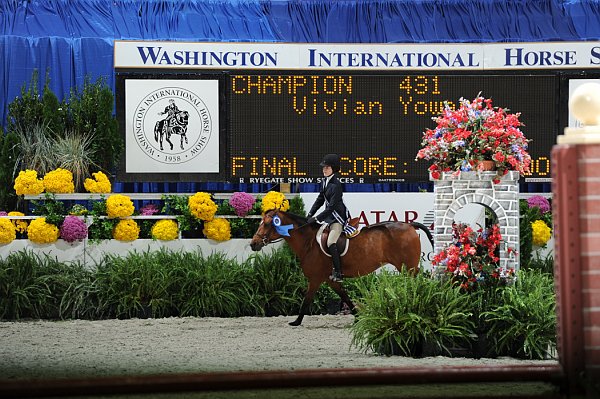 WIHS2-10-30-10-WIHSPnyEqFinals-7568-VivianYowan-Rockette-DDeRosaPhoto.jpg