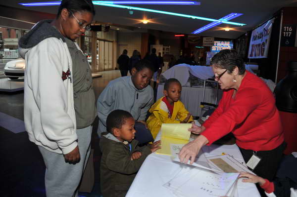 WIHS5-10-29-11-KidsDay-4817-DDeRosaPhoto.JPG