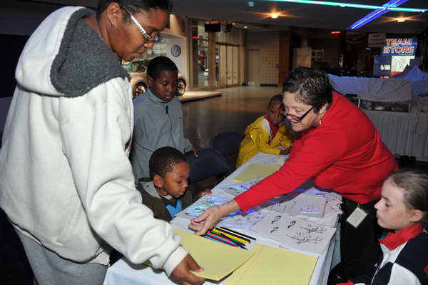 WIHS5-10-29-11-KidsDay-4818-DDeRosaPhoto.JPG