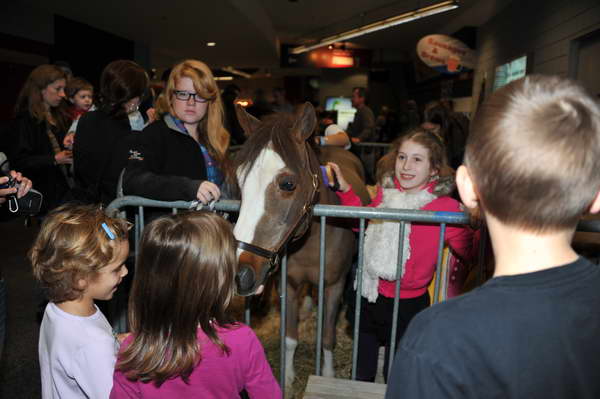 WIHS5-10-29-11-KidsDay-4949-DDeRosaPhoto.JPG