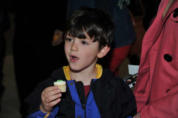 WIHS5-10-29-11-KidsDay-4990-DDeRosaPhoto.JPG