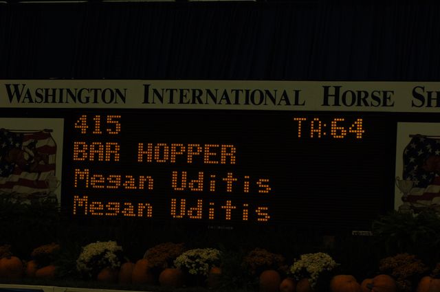 41-WIHS-MeganUditis-BarHopper-10-26-06-ChJprs-DDPhoto.JPG