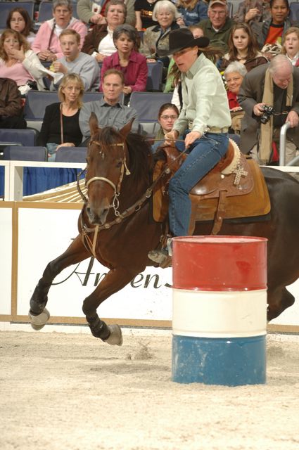 07-WIHS-BethBorrowy-10-28-05-BarrelRacing-DDPhoto.JPG