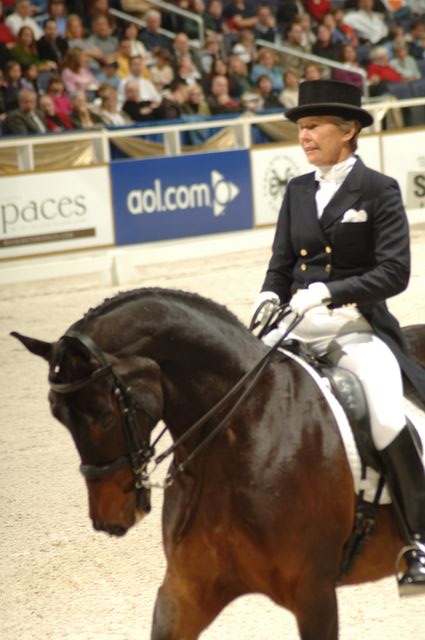 18-WIHS-CathyMorelli-10-28-05-Dressage-DDPhoto.JPG