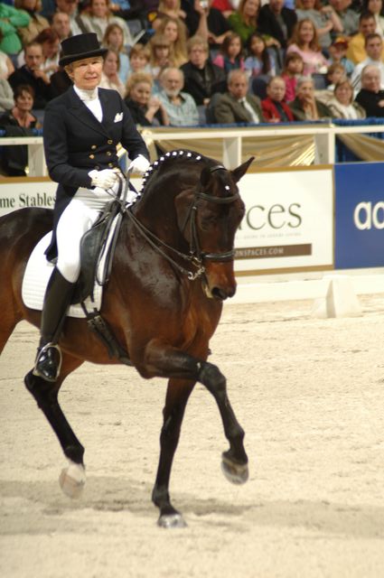 28-WIHS-CathyMorelli-10-28-05-Dressage-DDPhoto.JPG