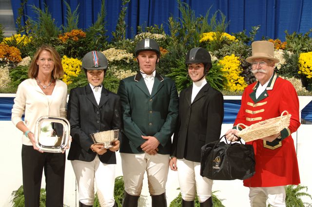 085-WIHS-JrJumper203-10-29-05-DDPhoto.JPG
