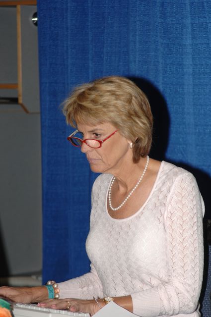 003-WIHS-10-30-05-DDPhoto.JPG