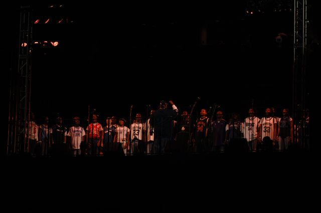 1-WIHS-10-28-05-HipHopBand-DDPhoto.JPG