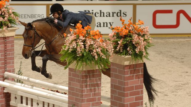 430-SecondHandNews-JessicaVanBrocklin-WIHS-10-24-06-&copy;DeRosaPhoto.JPG