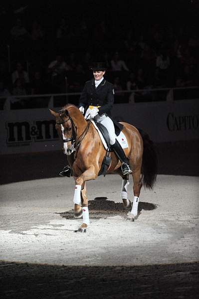 WIHS-10-22-09-DSC_6748-AshleyHolzer-PopArt-Dressage-DDeRosaPhoto.jpg