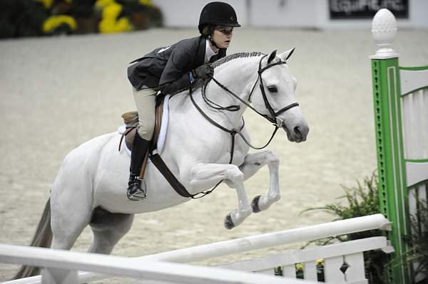 WIHS-10-25-09-MedPny-DSC_1892-MacyGrey-SkylarNelson-Ponies-DDeRosaPhoto.jpg
