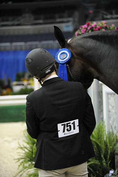 WIHS-10-22-09-DSC_5301-Rejoice-TaylorShearin-LgJrHtr16-17-Presentations-DDeRosaPhoto.jpg