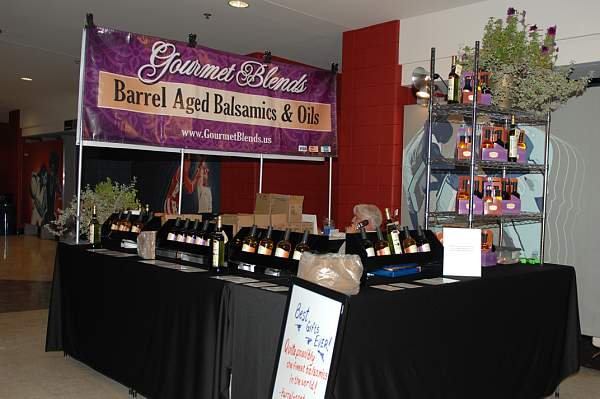 WIHS-10-21-09-DSC_0091-Vendors-DDeRosaPhoto.jpg