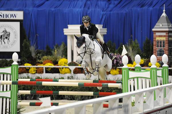 WIHS-10-22-09-DSC_5778-SapphiraWade-AmberHenter-JrJpr-DDeRosaPhoto.jpg