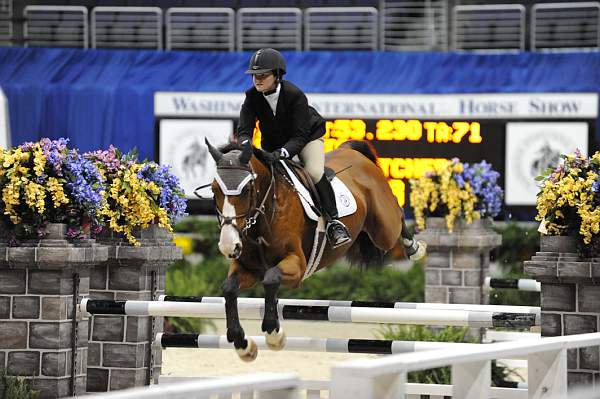 WIHS-10-23-09-DER_6282-Carlotta-KelseyThatcher-JrJprs-DDeRosaPhoto.jpg