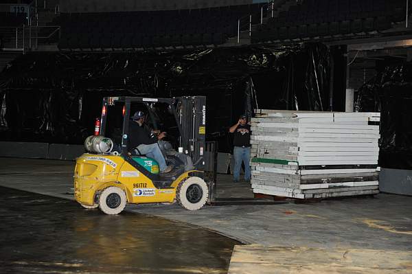 WIHS-10-18-09-055-Setup-DDeRosaPhoto.jpg