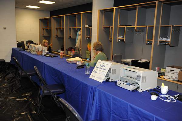 WIHS-10-18-09-119-Setup-DDeRosaPhoto.jpg
