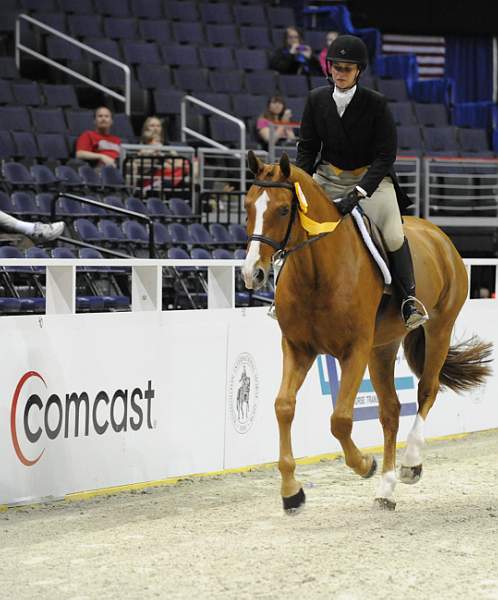WIHS-10-24-10-Cl250HtrDrby-DER_8472-JerseyBoy-JenniferAlfano-Sponsors-Comcast-DDeRosaPhoto.jpg