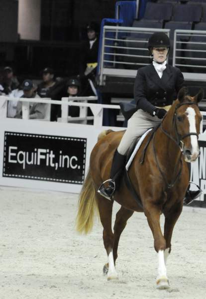 WIHS-10-20-09-DSC_0992-IndependenceDay-ElizabethConnor-Sponsors-EquFit-DDeRosaPhoto.jpg