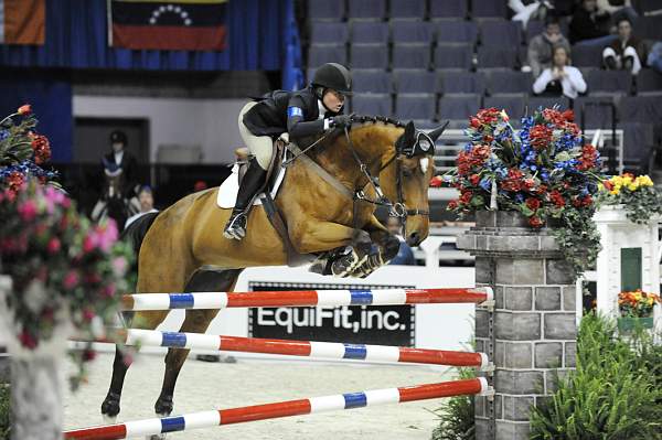 WIHS-10-22-09-DSC_5805-Thorstin-LauraPfeiffer-JrJpr-Sponsors-EquFit-DDeRosaPhoto.jpg