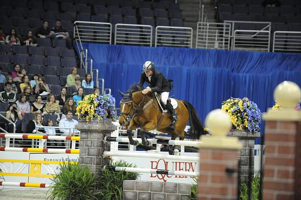 WIHS-10-23-09-DER_6887-OpJpr213-MoetWalk-DavidBeisel-Sponsors-Equiery-DDeRosaPhoto.jpg