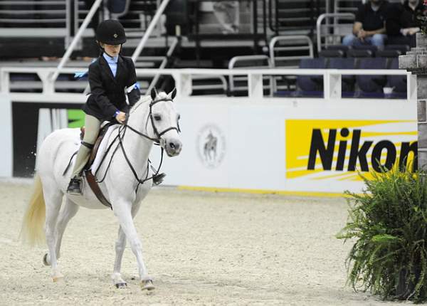 WIHS-10-24-09-DER_7845-CardiffMardiGras-SabrinaSlagowitz-Sponsors-Nikon-DDeRosaPhoto.jpg
