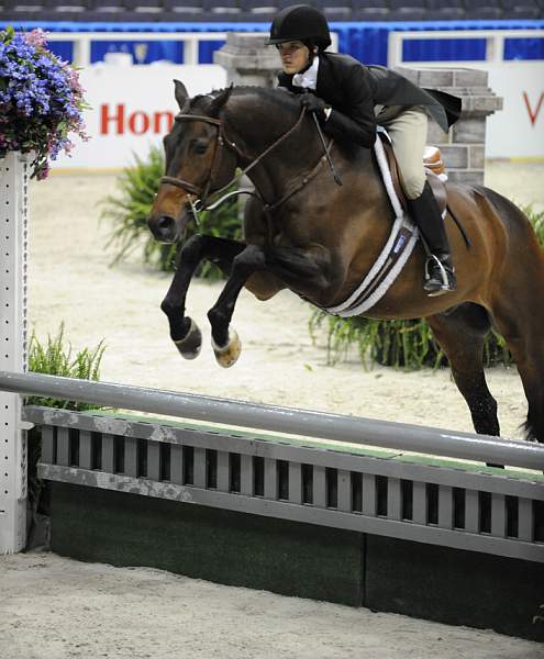 WIHS-10-20-09-DSC_0845-FrontRow-TaylorSchmidt-DDeRosaPhoto.jpg