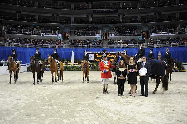 WIHS-10-24-09-WIHSJrEqFinals-DER_8635-Travino-SamanthaSchaefer-DDeRosaPhoto.jpg