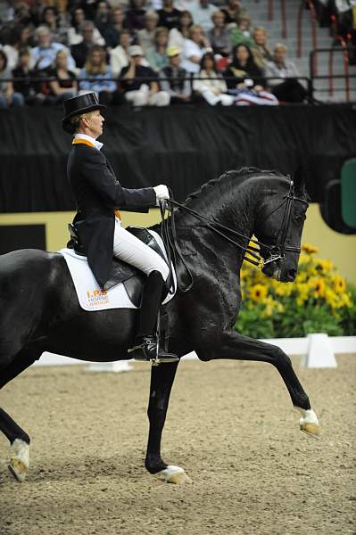 AnkyVanGrunsven-IPSPaintedBlack-DER_8810.jpg