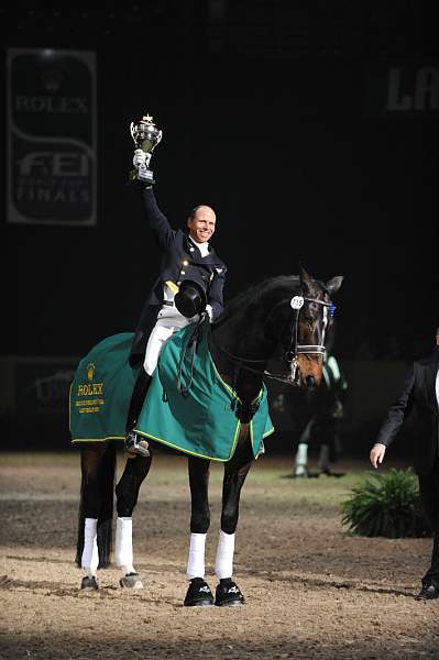 WorldCup-4-18-09-DressageAwardsFinal-653-SteffenPeters-Ravel-DDeRosaPhoto