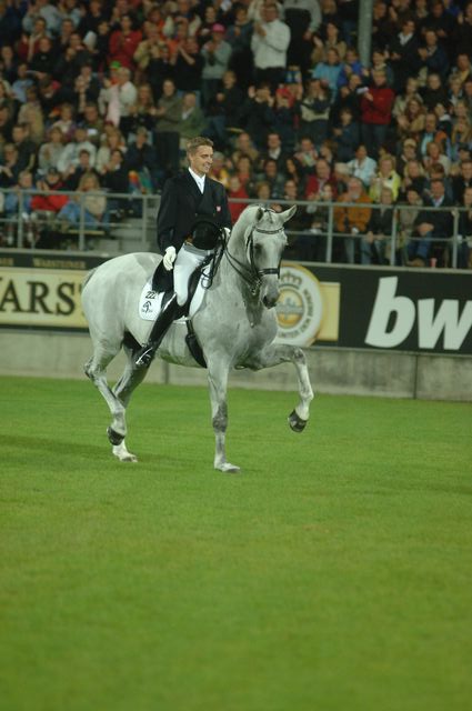 410-WEG-8-26-06-_DeRosaPhoto.JPG