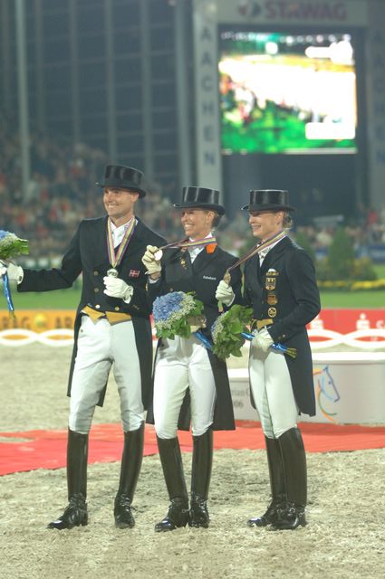 127-WEG-KurAwards-8-26-06-_DeRosaPhoto.JPG