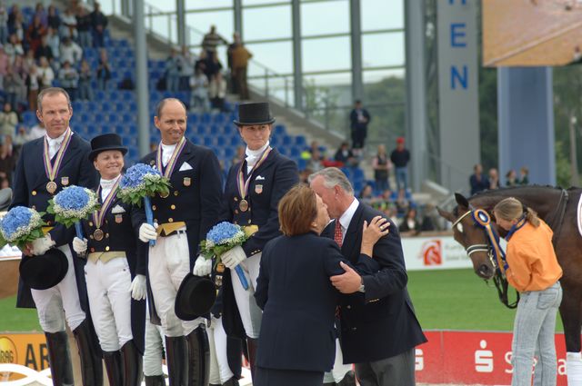 024-WEG-TeamDressageAwards-8-23-06-_DeRosaPhoto.jpg
