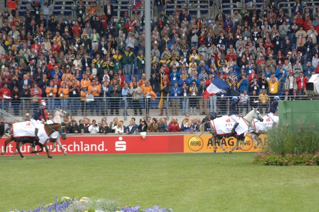 670-WEG-8-23-06-_DeRosaPhoto.JPG