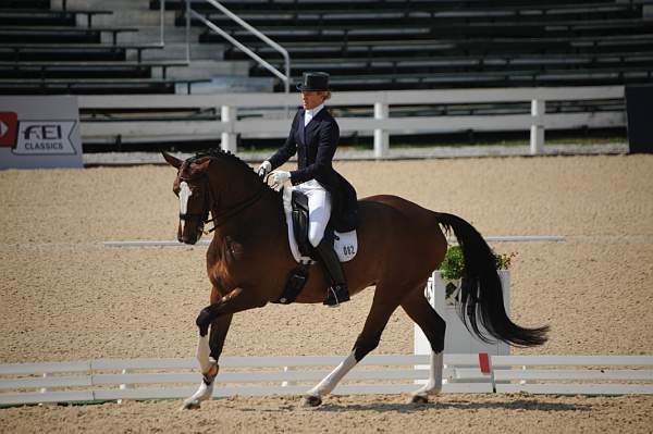 WEG-DRTst-4-21-10-0622-Alina-ArlenePage-DDeRosaPhoto.jpg
