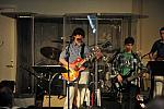 David-12-18-11-SingingGroup-9032-DDeRosaPhoto