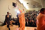Gurudev-10-4-15-7497-DDeRosaPhoto