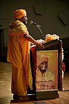 Gurudev-10-4-15-7881-DDeRosaPhoto