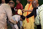 Gurudev1-7-12-14-8788-DDeRosaPhoto