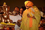 Gurudev2-7-11-14-2003-DDeRosaPhoto