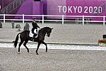 OLY-2020-DRESSAGE-GP FREESTYLE-7-28-21-7998-135-CARL HESTER-EN VOGUE-GBR-DDEROSAPHOTO