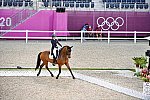 OLY-2020-DRESSAGE-GP DAY1-7-24-21-3133-122-YVONNE LOSOS DE MUNIZ-AQUAMARIJN-DOM-DDEROSAPHOTO