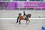 OLY-2020-DRESSAGE-GP DAY1-7-24-21-3410-122-YVONNE LOSOS DE MUNIZ-AQUAMARIJN-DOM-DDEROSAPHOTO