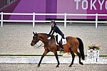 OLY-2020-DRESSAGE-GP DAY1-7-24-21-3431-122-YVONNE LOSOS DE MUNIZ-AQUAMARIJN-DOM-DDEROSAPHOTO