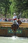 WEG2-10-2-10-EV-XX-5256-PortAuthority-StephanieRhodes-Bosch-DDeRosaPhoto.jpg