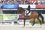 WEG1-Dressage-Freestyle-0006235-LauraGraves-Verdades-USA-DDeRosaPhoto